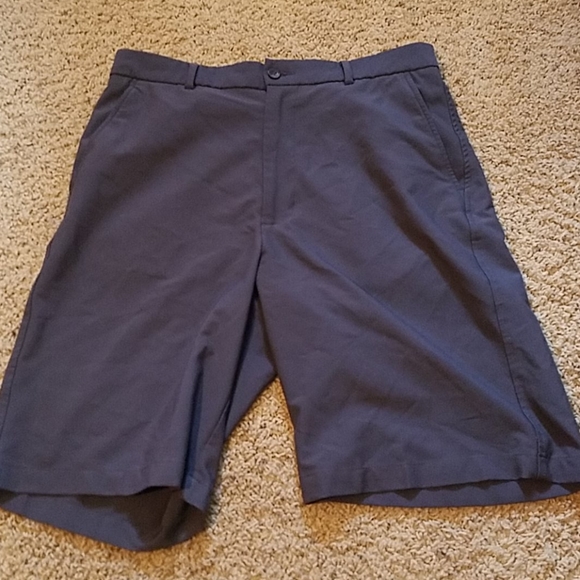 Golf shorts - Picture 2 of 4